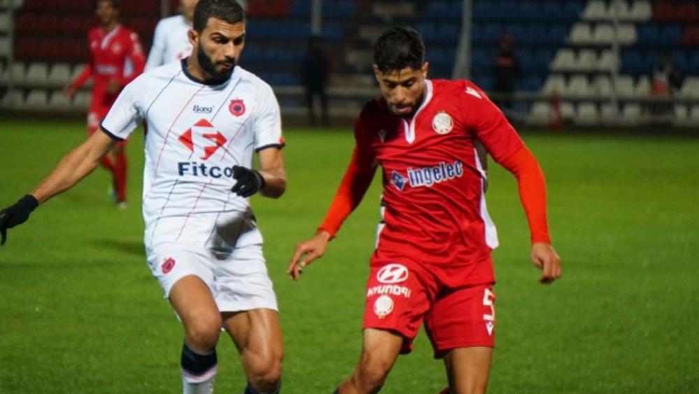 تشكيلتا الوداد الرياضي وأولمبيك آسفي الرسميتين.. البنزرتي يدفع بكومارا والسعيدي كـ"أساسيين" وشيبا يعتمد على تشكيلته المعتادة