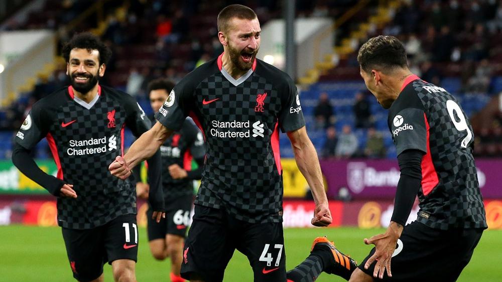 ليفربول يهزم بيرنلي ويستغل "هدية" تشيلسي للارتقاء للمركز الرابع المؤهل لدوري الأبطال