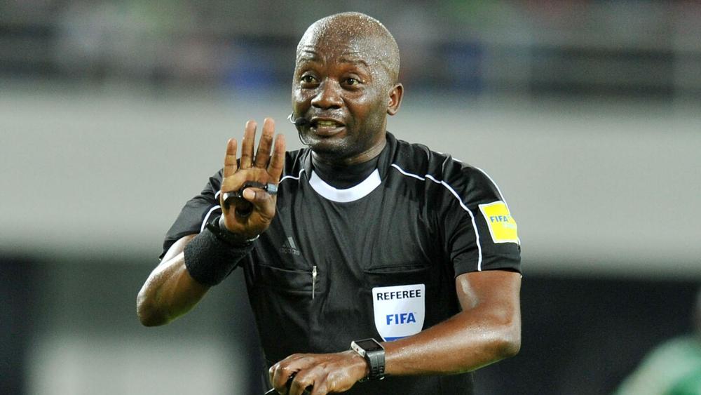 "المثير للجدل" جوشوا بوندو حكم مباراة الوداد ومولودية الجزائر كان ضمن الطاقم التحكيمي لفضيحة "رادس"