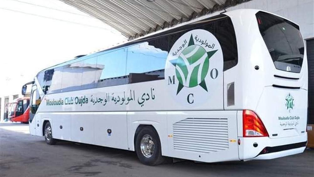 بعد مواجهة الرجاء.. مولودية وجدة تُمنع من السفر جواًّ وتضطر لقطع مسافة أكثر من "1700 كلم" عبر الحافلة!