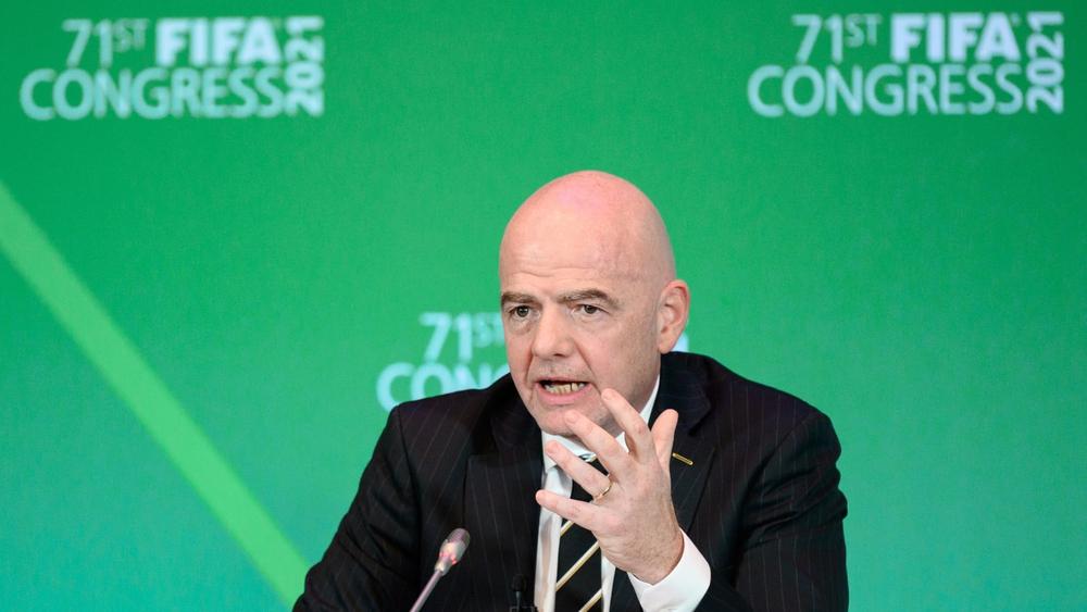 إنفانتينو يعود ليؤكد معارضته لدوري السوبر: "الفيفا ضد أي مشروع كهذا"