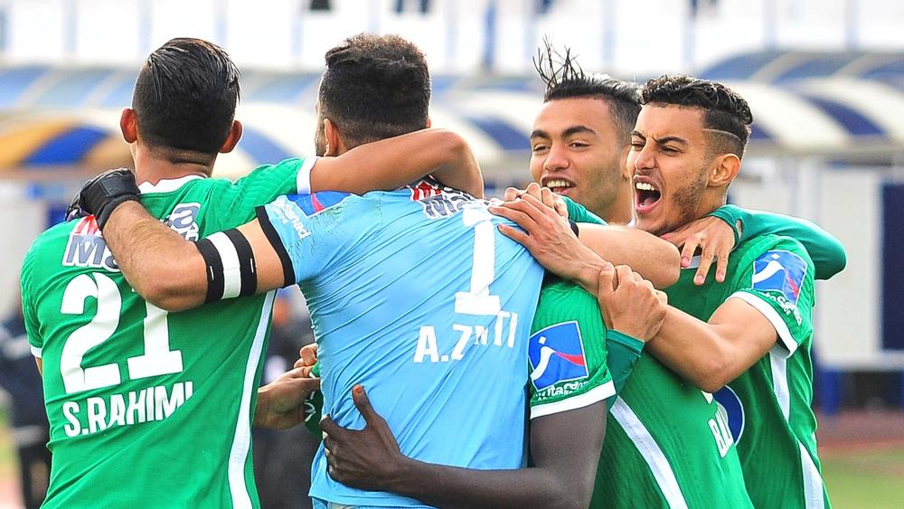 الزنيتي يستأسد أمام بيراتس ويُُدافع عن شباك الرجاء بتصديه لفرص مُحقّقة