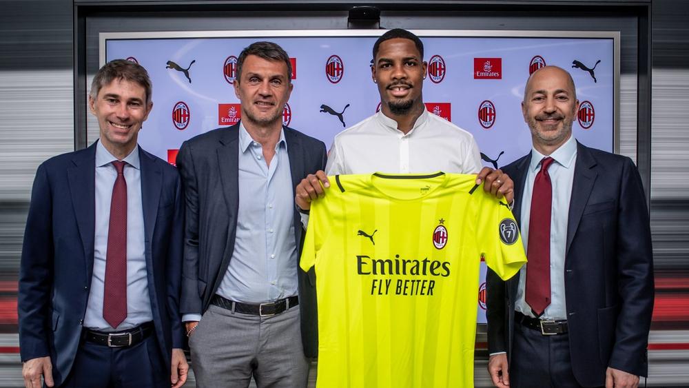 رسميا/ ميلان يتعاقد مع الحارس "ميك ماينان" قادما من ليل الفرنسي