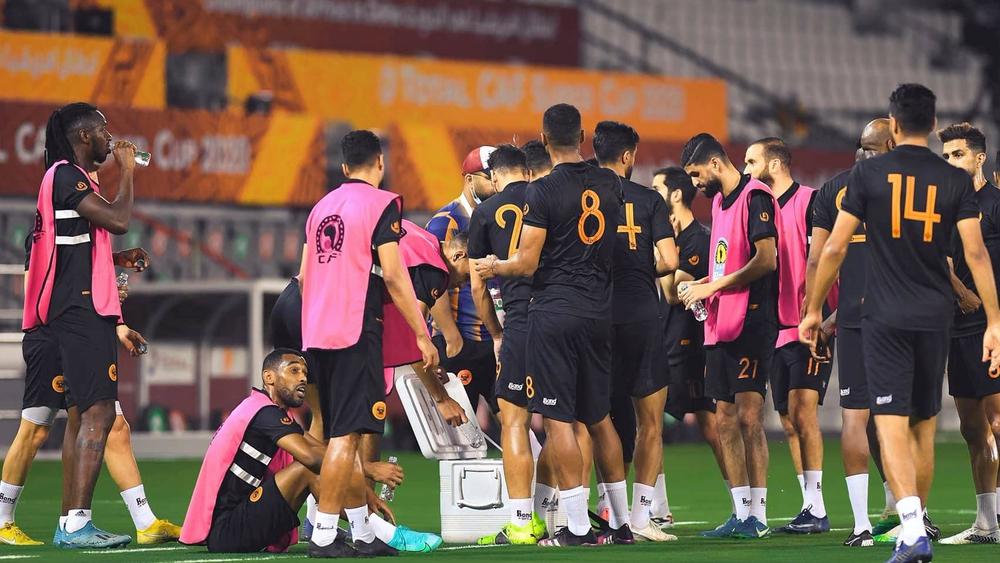 السوبر الأفريقي.. نهضة بركان يواجه الأهلي لإنقاذ الموسم والفريق المصري يسعى لتكريس تفوقه القاري