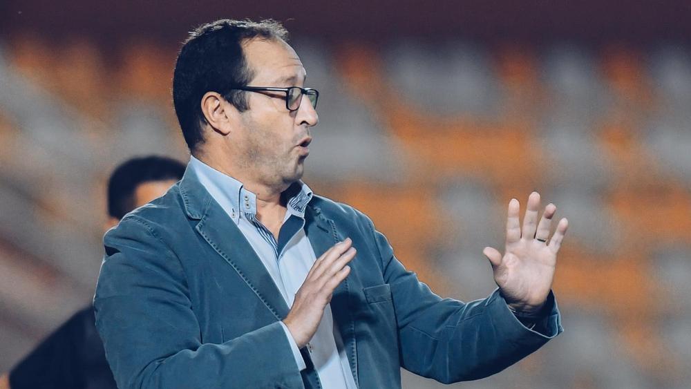 بيدرو بنعلي لـ"البطولة": "الهزيمة شاقة للغاية.. كنا نستحق أفضل من ذلك وفخور بأداء اللاعبين"