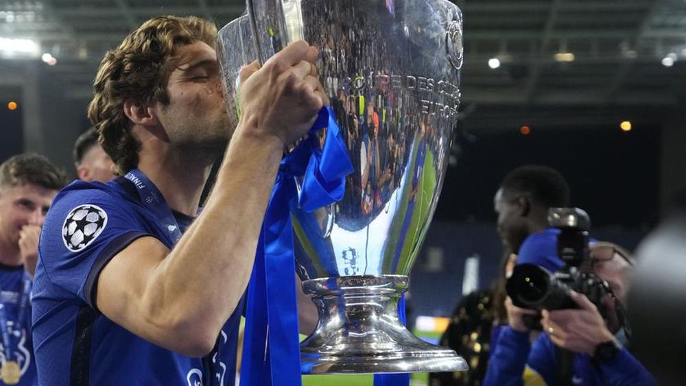 بعد جدّه المُتوج بـ5 كؤوس أوروبية مع ريال مدريد.. ماركوس ألونسو يُكمل "إنجازات عائلته" بمعانقة لقب دوري أبطال أوروبا