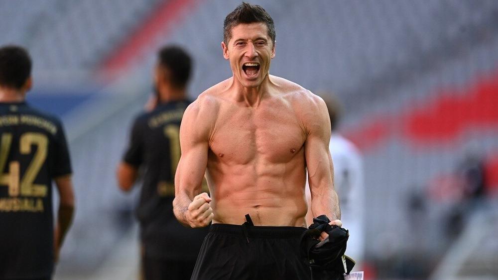 ليفاندوفسكي يفتح الباب أمام إمكانية رحيلة عن البايرن ويصرح: "أريد تعلم لغات وثقافة جديدة لكن لا أعلم هل الآن أم بعد الاعتزال"