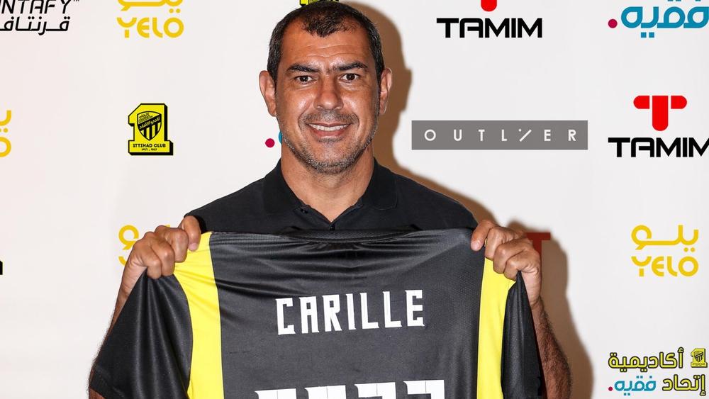 الاتحاد السعودي يجدد لمدربه البرازيلي كاريلي ويضع نصب أعينه مجموعة من الأهداف أهمها نهائي "البطولة العربية" أمام الرجاء الرياضي