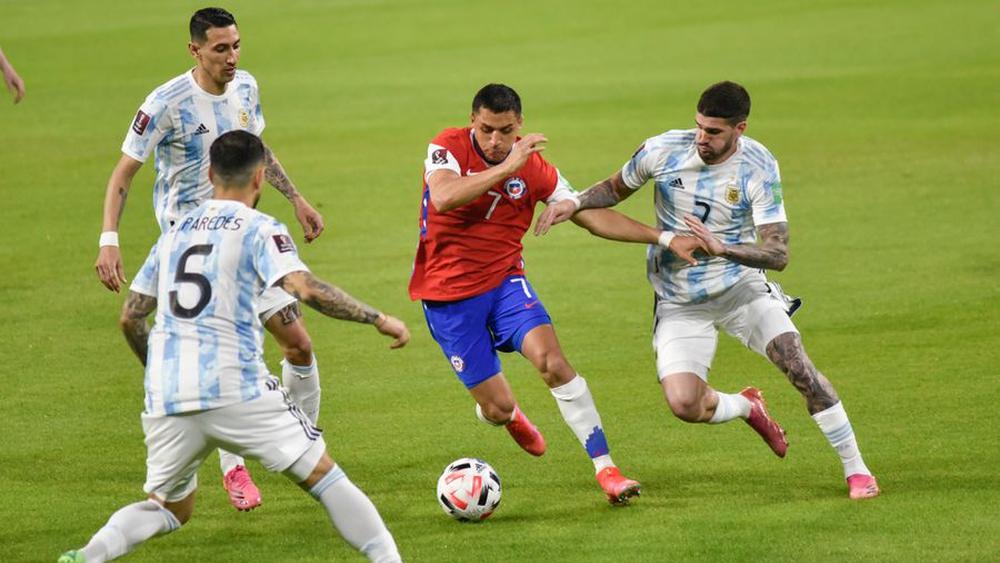 أليكسيس سانشيز: "كان ينقصني التسجيل في شباك الأرجنتين والآن تحقق ذلك"