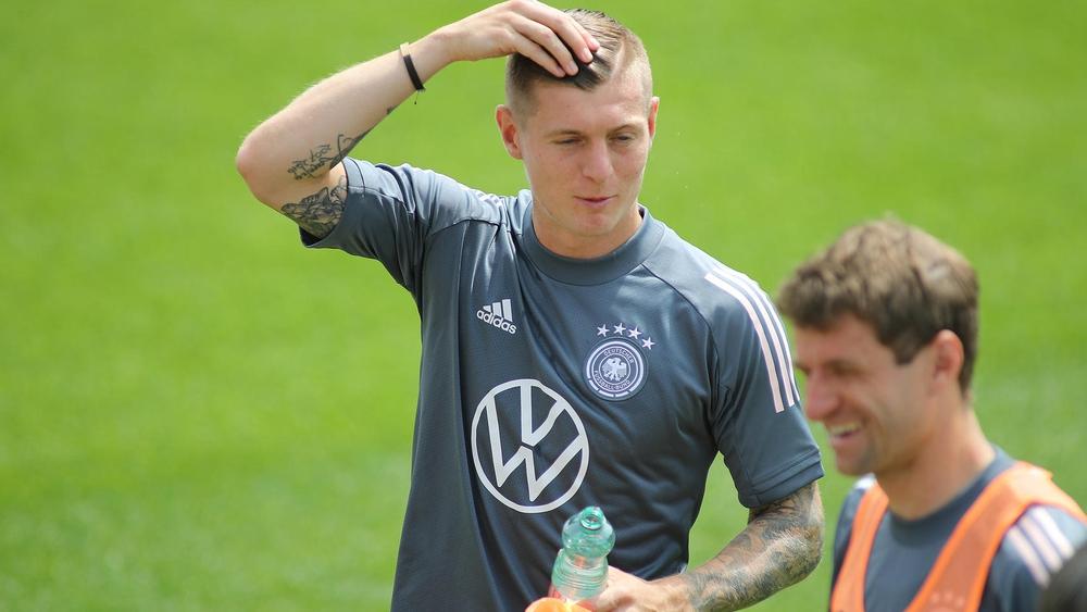 كروس "يقلِّل من تأثير" إصابته بفيروس "كورونا"