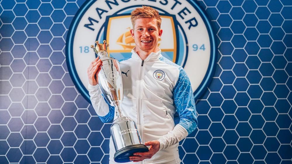 رسميا/ دي بروين أفضل لاعب في الدوري الإنجليزي وفودين أفضل لاعب شاب