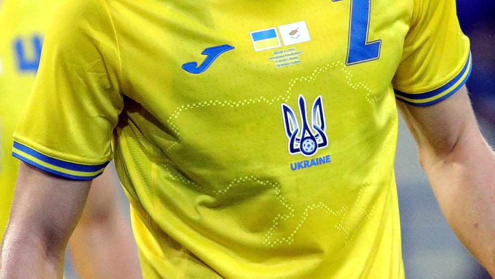 الـ"يويفا" يستجيب لاحتجاج روسيا و"يأمر" أوكرانيا بتغيير "قميصها السياسي"!