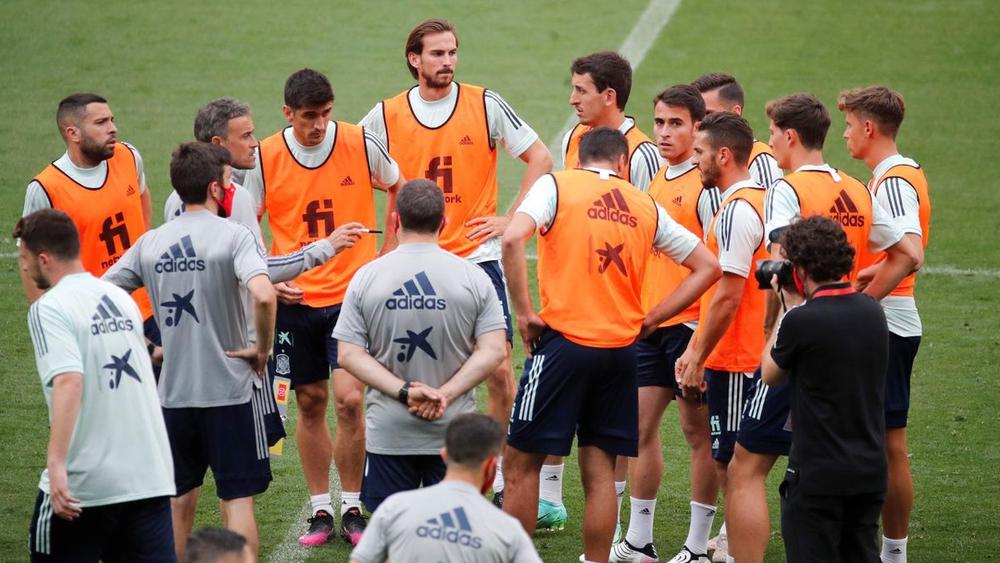 منتخب إسبانيا يعلن عن تطعيم لاعبيه ضد كورونا قبل انطلاق "يورو 2020"