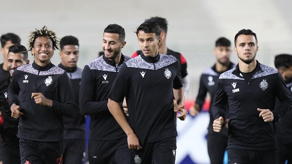 بدون سكومة والأسماء الدولية.. بعثة الوداد تحط الرحال في أكادير استعدادا لمواجهة الحسنية