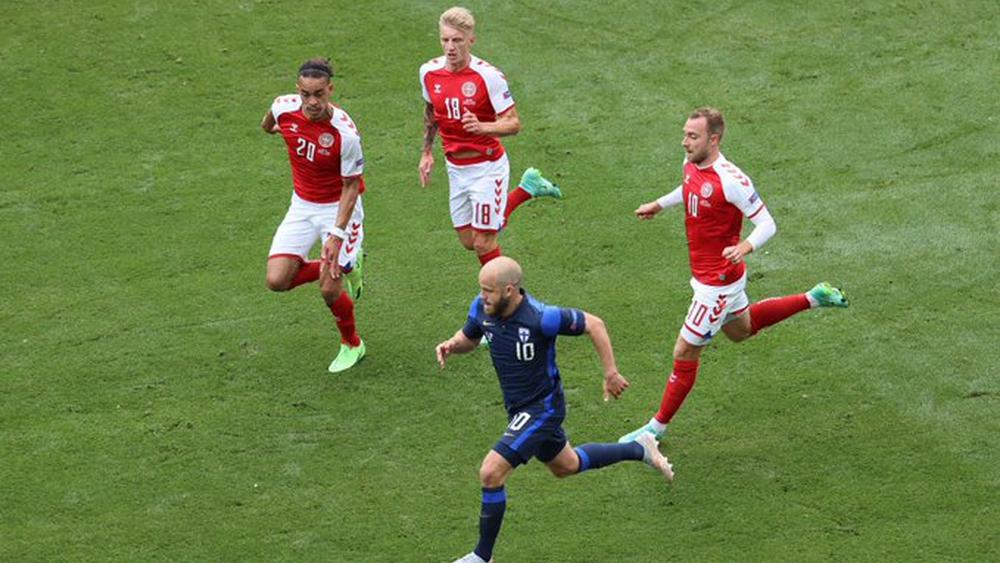 المذيع الداخلي لـ"باركن ستاديون" يطالب من الجماهير البقاء في الملعب ويؤكد تقديم آخر مستجدات مباراة الدنمارك وفنلندا بعد 15 دقيقة