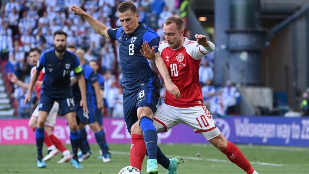 في مباراة عرفت تعرض إريكسن لـ"أزمة قلبية".. فنلندا تقص شريط مشاركتها الأولى في "اليورو" بانتصار على الدنمارك