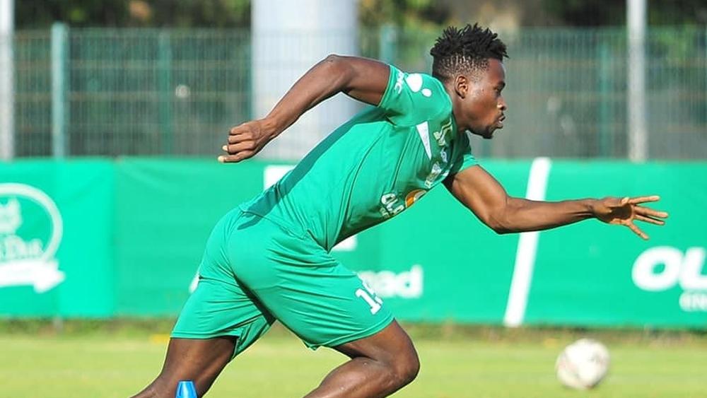 المسحة الطبية تؤكد خلو جسم لاعب الرجاء واتارا من فيروس "كورونا" والفريق يستأنف تداريبه استعدادا لمواجهة ا. طنجة