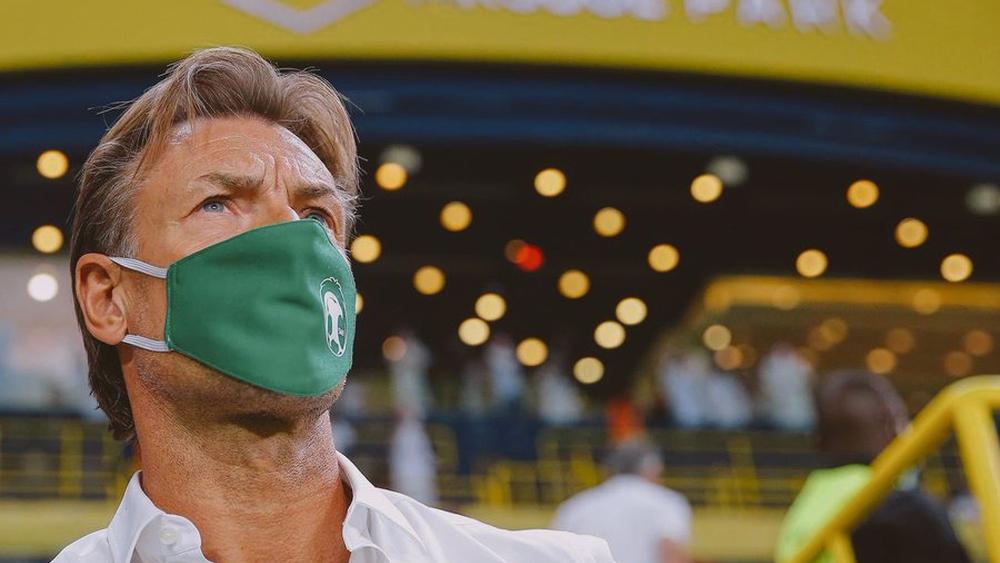 رونار يُحلّق بالمنتخب السعودي في سماء تصفيات المونديال والإشادات تتقاطر على الفرنسي