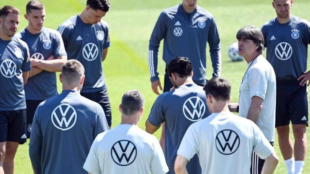 لوف: "على قائدي المنتخب الألماني بذل أقصى جهد للفوز على البرتغال"