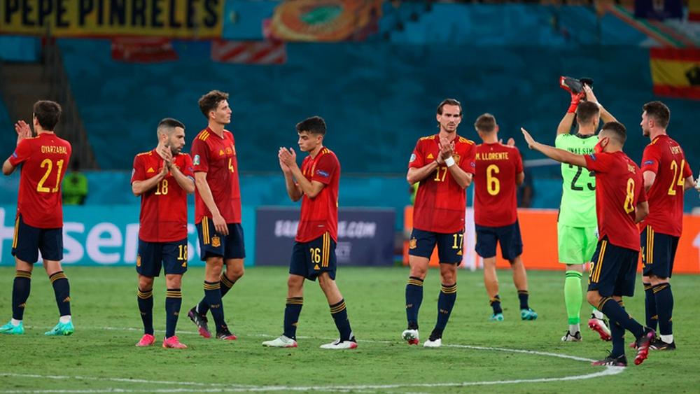 "الفوضى" تعم المنتخب الإسباني في "يورو 2020" واللاعبون يرمون "تبعات الفشل" على ملعب "لا كارتوخا" بإشبيلية