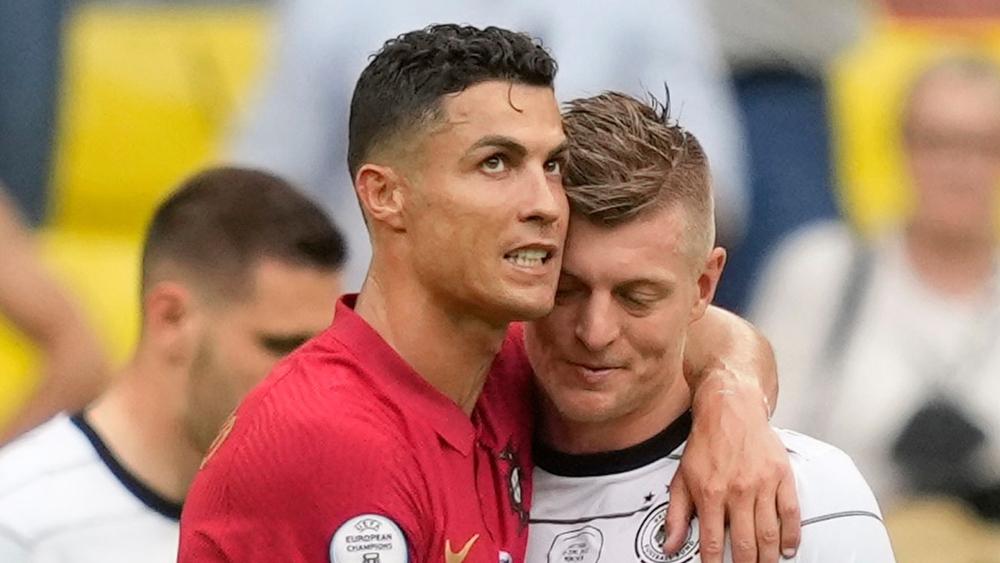 كروس يكشف ما دار بينه وبين كريستيانو بعد فوز ألمانيا على البرتغال: "سألته عن أحواله في إيطاليا وأيضا تبادلنا القمصان"