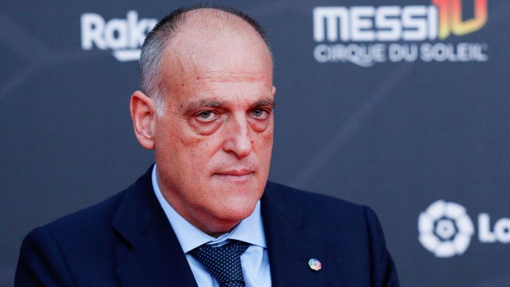 تيباس: "برشلونة تجاوز الحد في قيمة رواتب اللاعبين ويجب خفضها إذا أراد التجديد لميسي"