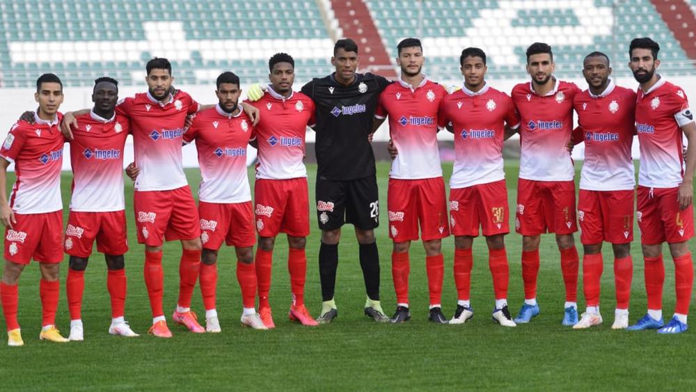 البنزرتي يقرر إراحة جميع لاعبي الوداد الرياضي الأساسيين أمام نهضة بركان