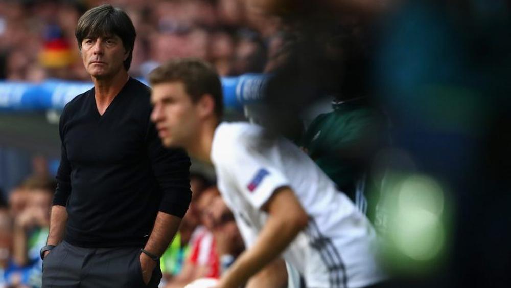 يواخيم لوف يفتقد خدمات مولر أمام المجر ويستعيد جهود هوملز وجوندوجان