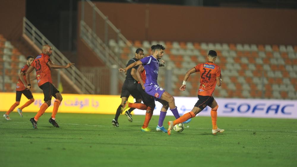 التشكيلة الرسمية.. ن.بركان بكامل لاعبيه الأساسيين والوداد بالشراشم والمترجي وأسماء احتياطية أخرى