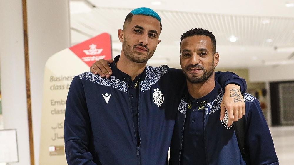 بحضور سكومة والسيودي وآخرين.. الوداد يشد الرحال إلى جنوب أفريقيا