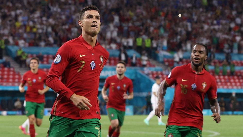 بثنائية لكريستيانو رونالدو وبنزيما.. "قمة" فرنسا والبرتغال تنتهي بالتعادل (2-2)