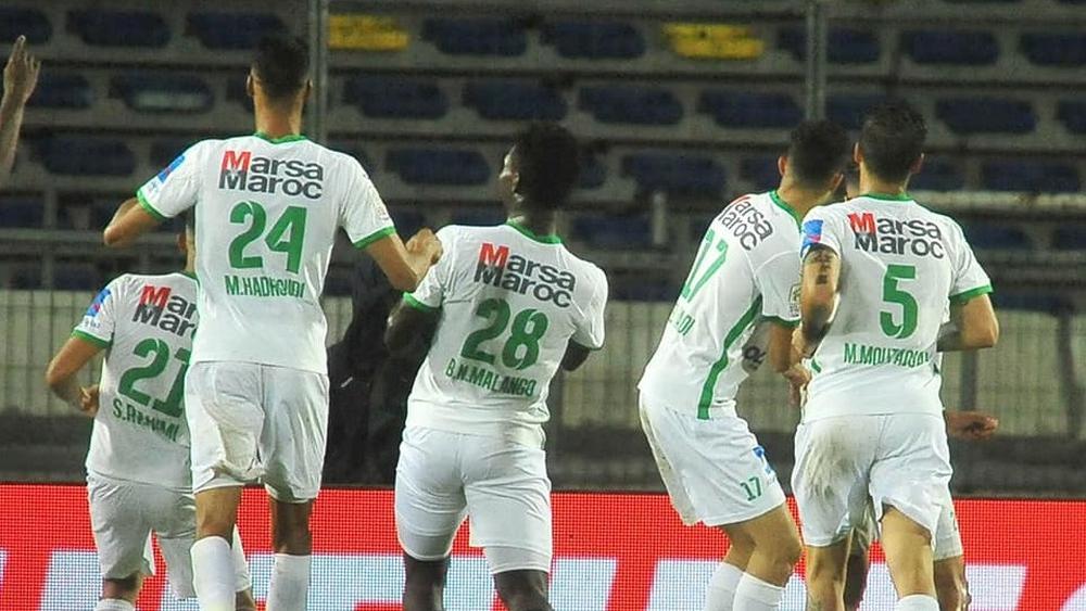 عبد الله فرح لاعب أمل الرجاء يرافق "الكبار" لفندق الإقامة قبل مواجهة الدفاع الحسني الجديدي