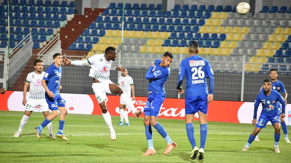 الرجاء من أجل تقليص الفارق عن الصدارة والدفاع الجديدي عينه على تفادي حسابات "المنطقة المكهربة"