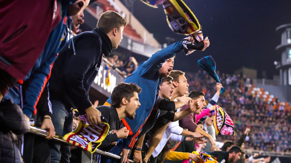 رسميا/ الحكومة الإسبانية تؤكد عودة الجماهير للمدرجات في مباريات "الليغا"