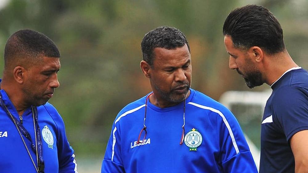 قرار "استثنائي" من مدرب الرجاء لسعد الشابي تجاه اللاعبين قبل مواجهة بيراميدز المصري