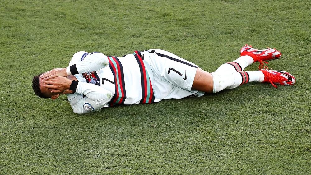 كريستيانو (36 سنة) "يخسر حظوظه" في الفوز بالكرة الذهبية السادسة