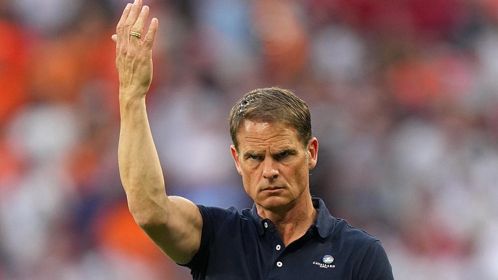 الصحافة الهولندية: "دفعنا ثمن غباء دي بور في كأس أمم أوروبا"