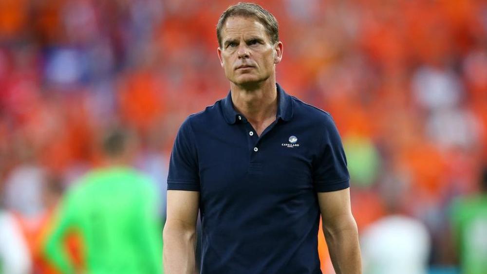 دي بور يتنحى عن تدريب منتخب هولندا بعد "خيبة" الإقصاء المبكّر من "اليورو"
