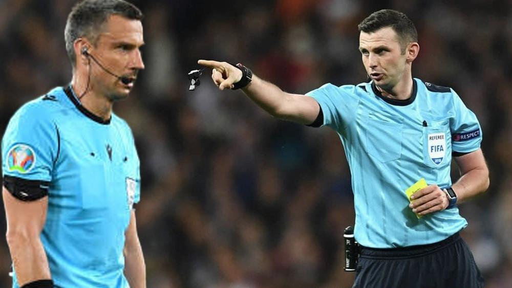 "اليويفا" يعين الحكم الإنجليزي أوليفير لمباراة "سويسرا وإسبانيا" والسلوفيني فينتشيتش لمواجهة "بلجيكا وإيطاليا"