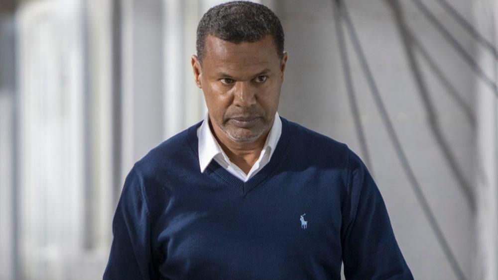 جمهور الرّجاء للسعد الشابي: "أخرجتنا من كأس العرش وأنت في طريقك لإخراجنا من المنافسة على البطولة والزنيتي أنقذك في الكونفدرالية.. إنّك كثير الكلام قليل العمل..!"