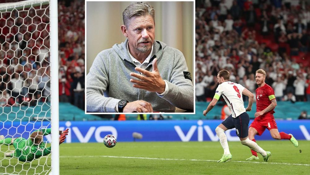 بيتر شمايكل: "الحكم ارتكب خطأ فادحا بإعلانه ركلة جزاء لصالح إنجلترا"