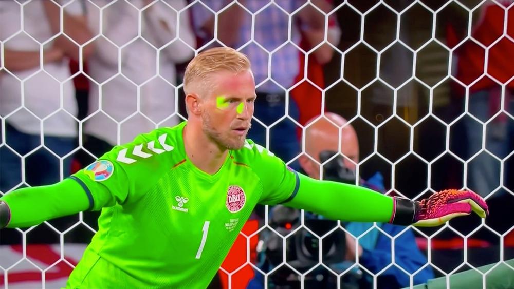 "يويفا" يحقق في كواليس مباراة إنجلترا والدنمارك