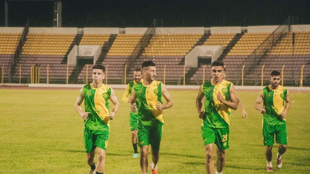 شبيبة القبائل يجري أول حصة تدريبية في البنين استعدادا لمواجهة الرجاء في نهائي الكونفدرالية