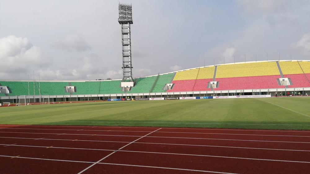 صور/ ملعب "الصداقة" بالبنين جاهز لاحتضان نهائي كأس الكونفدرالية بين الرجاء الرياضي وشبيبة القبائل