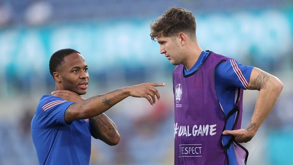 ستونز: "سترلينغ الأحق بإحراز جائزة أفضل لاعب في اليورو"