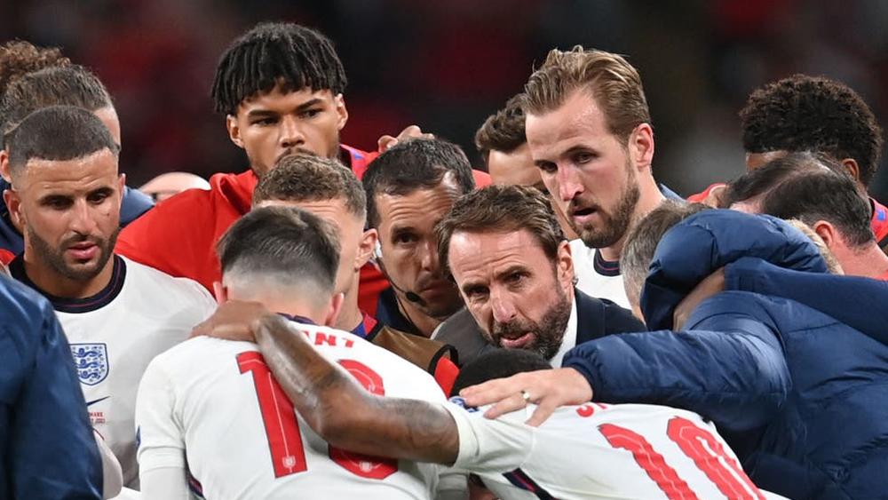 ملكة بريطانيا "إليزابيث" توجه رسالة لمنتخب إنجلترا قبل نهائي "يورو 2020"