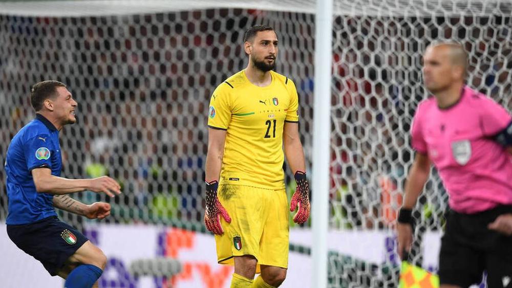 دوناروما: "لحظة التصدي لركلة جزاء ساكا لم أكن على علم بفوزنا باللقب"