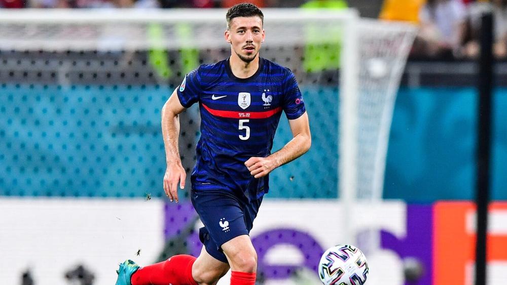 بينيتيز يُصر على ضم إيفرتون لمُدافع برشلونة "لونجليه"