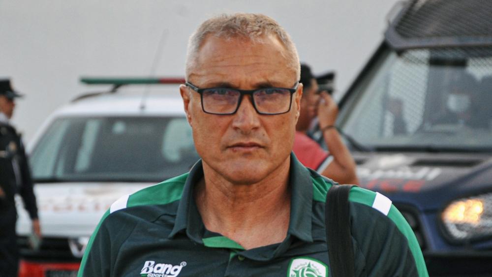 مدرب م.وجدة: "بأبسط الأخطاء انهزمنا.. الوداد يستحق أن يكون بطلا"