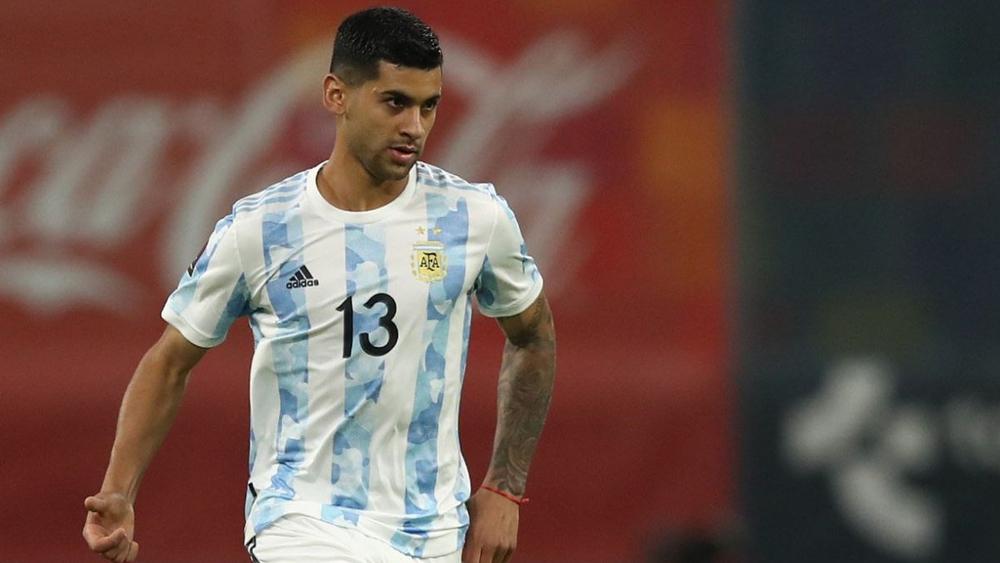 برشلونة يبدأ مفاوضات التعاقد مع مُدافع الأرجنتين "كريستيان روميرو"